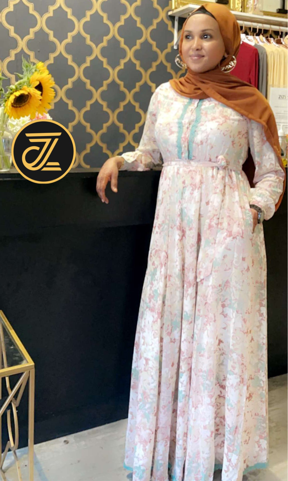 ZIZI Boutique Chiffon Floral Print Maxi Dress with Long Sleeves and Pockets in Elegant Design