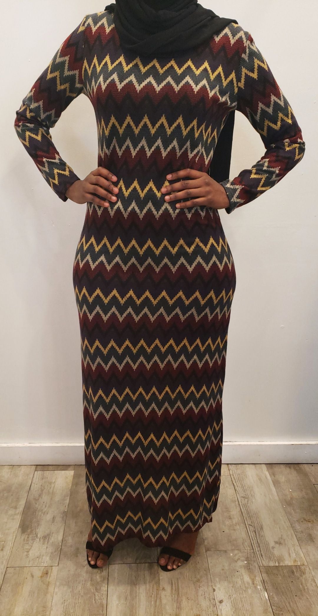 ZIZI Winter Maxi Dress Zig Zag Bold Print with long sleeves and fitted silhouette