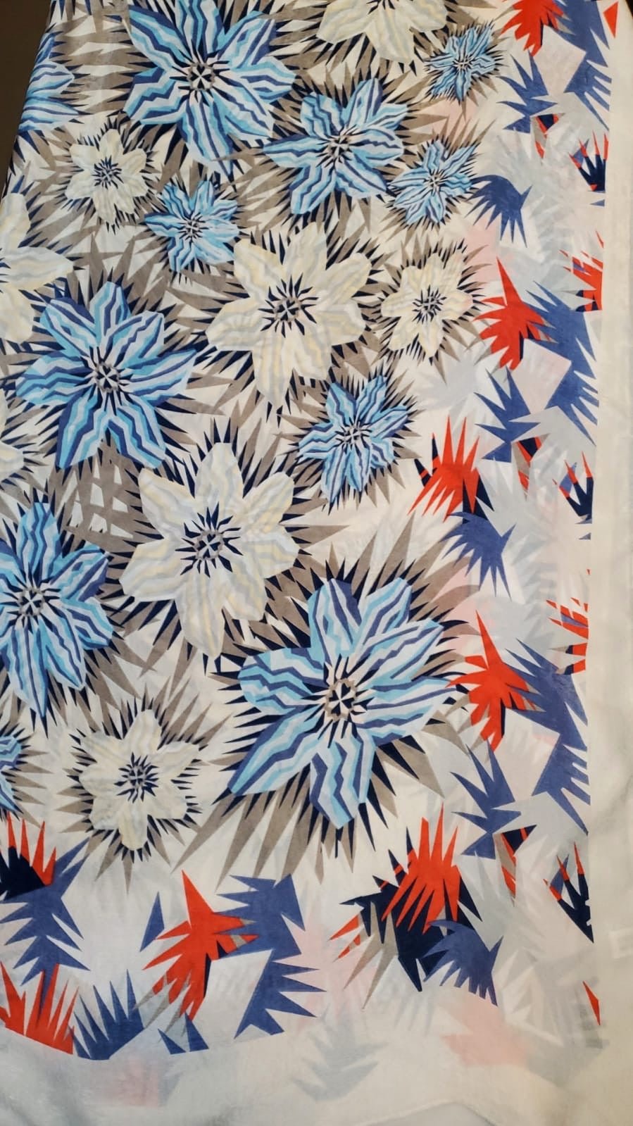 ZZ Print Hijab — Red & Baby Blue - ZIZI Boutique